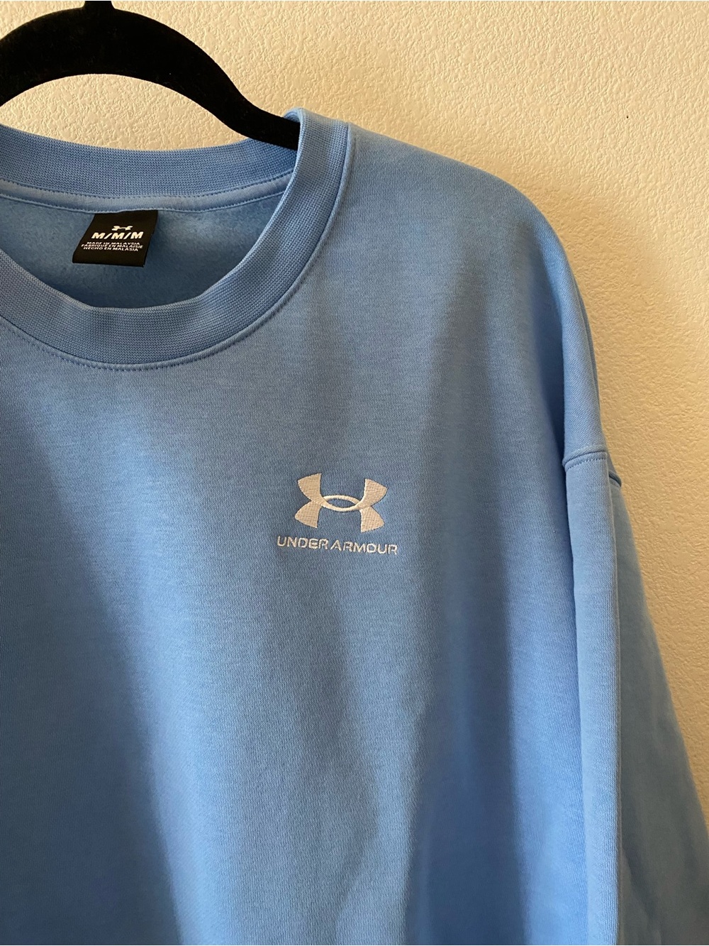 UNDER ARMOUR Women’s Crewneck Sweatshirt in Light Blue - M